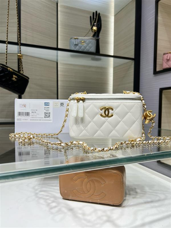 2026131222217856 700